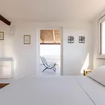 公寓 Mansarda Con Terrazza Davanti Castello Aragonese *
