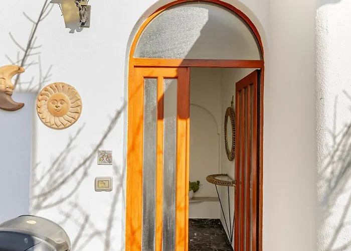 Mansarda Con Terrazza Davanti Castello Aragonese * 이스키아