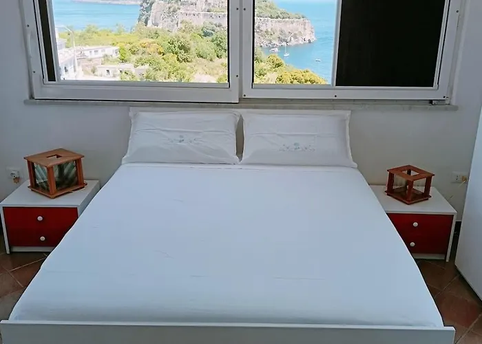 아파트 Mansarda Con Terrazza Davanti Castello Aragonese 이스키아
