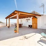 Mansarda Con Terrazza Davanti Castello Aragonese Apartment *
