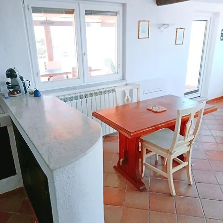 Mansarda Con Terrazza Davanti Castello Aragonese Appartamento