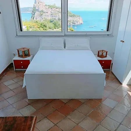 Appartamento Mansarda Con Terrazza Davanti Castello Aragonese *