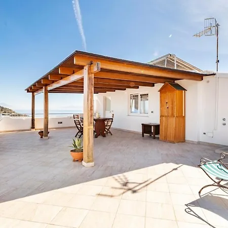 Mansarda Con Terrazza Davanti Castello Aragonese Appartamento *