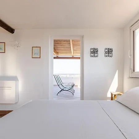 Appartamento Mansarda Con Terrazza Davanti Castello Aragonese *