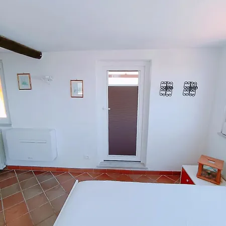 Mansarda Con Terrazza Davanti Castello Aragonese