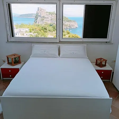 Appartamento Mansarda Con Terrazza Davanti Castello Aragonese Ischia
