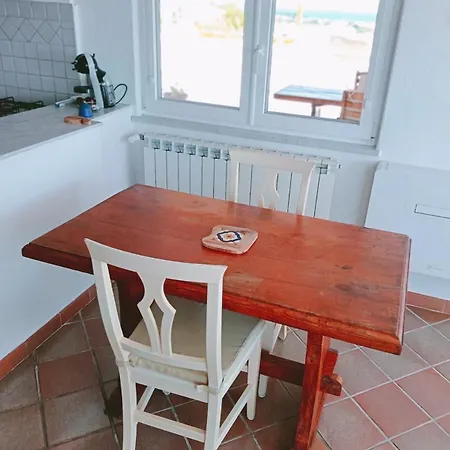 Appartamento Mansarda Con Terrazza Davanti Castello Aragonese
