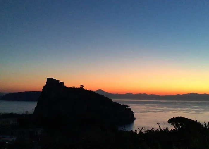 Mansarda Con Terrazza Davanti Castello Aragonese