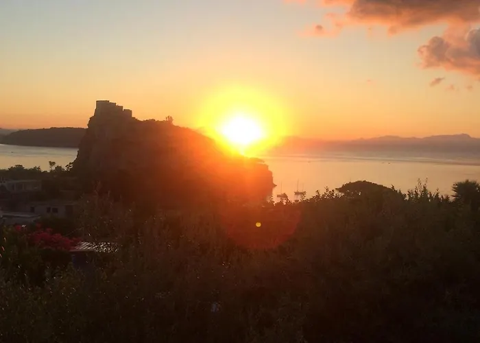 Mansarda Con Terrazza Davanti Castello Aragonese *