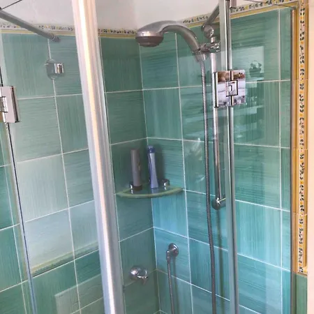 Mansarda Con Terrazza Davanti Castello Aragonese Apartment