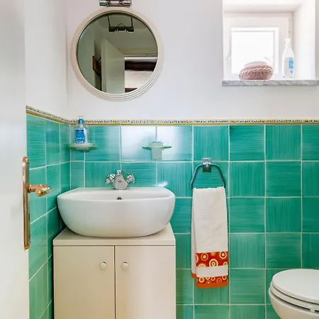 Apartment Mansarda Con Terrazza Davanti Castello Aragonese *