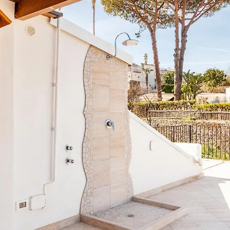 Mansarda Con Terrazza Davanti Castello Aragonese Apartment